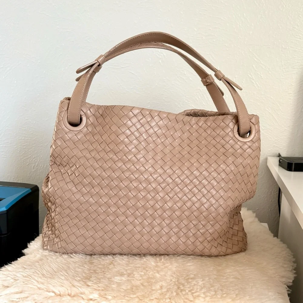 Bottega Veneta Garda medium tote - Picture 1 of 11